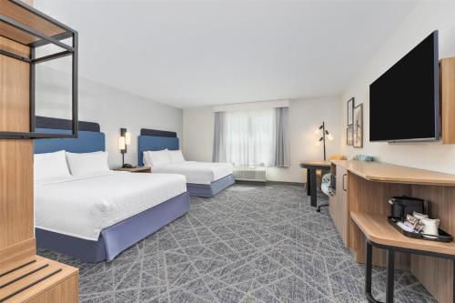 hampton inn and suites little rock airport