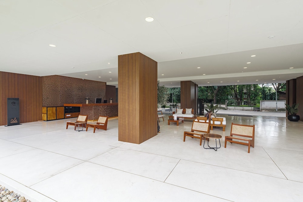 the grandiose hotel chiang rai