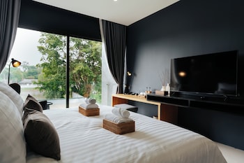 the grandiose hotel chiang rai