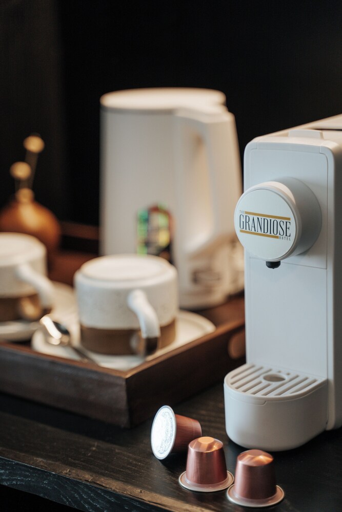 the grandiose hotel chiang rai