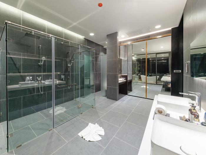 the grandiose hotel chiang rai