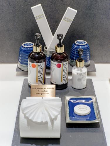 the grandiose hotel chiang rai