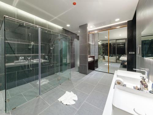 the grandiose hotel chiang rai