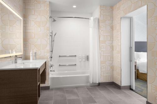 home2 suites by hilton eureka