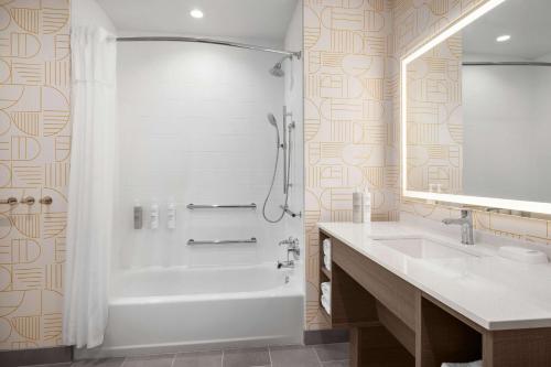 home2 suites by hilton eureka