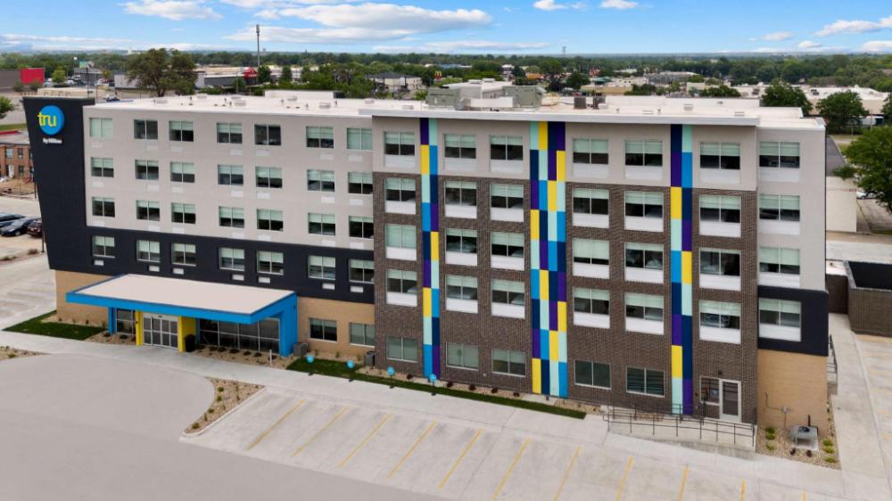 tru by hilton lincoln east