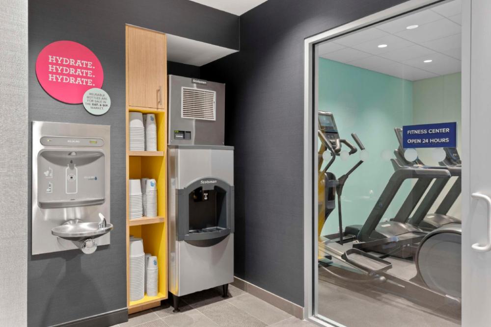 tru by hilton lincoln east