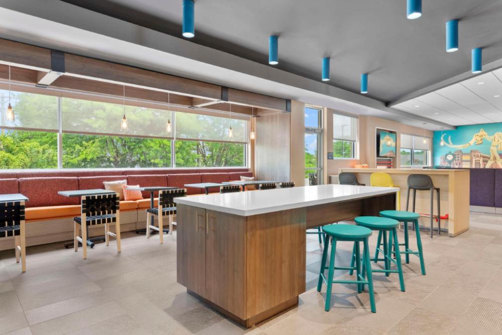 tru by hilton lincoln east