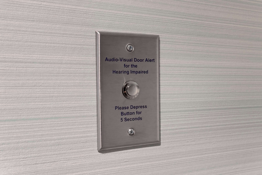 tru by hilton lincoln east