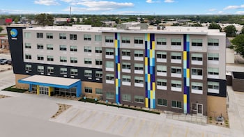 tru by hilton lincoln east