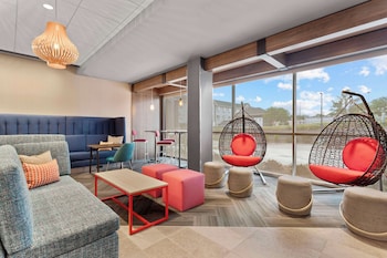 tru by hilton lincoln east