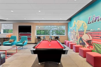 tru by hilton lincoln east