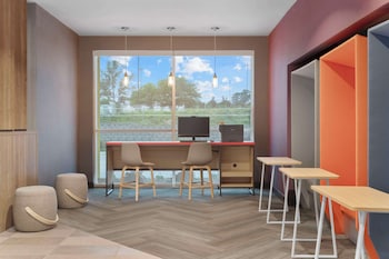 tru by hilton lincoln east