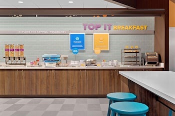 tru by hilton lincoln east