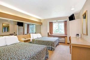 sturbridge plaza hotel