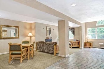 Sturbridge Plaza Hotel,,3 star