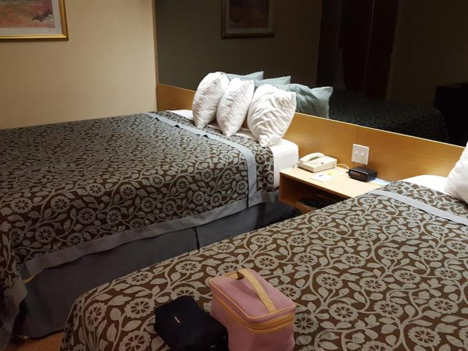sturbridge plaza hotel