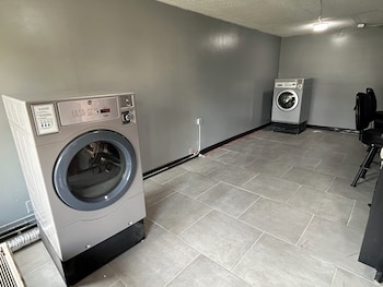 hometowne studios by red roof montgomery midtown