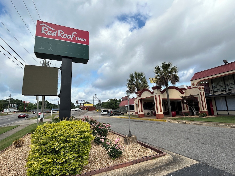 hometowne studios by red roof montgomery midtown