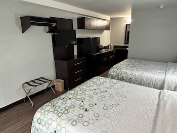 hometowne studios by red roof montgomery midtown