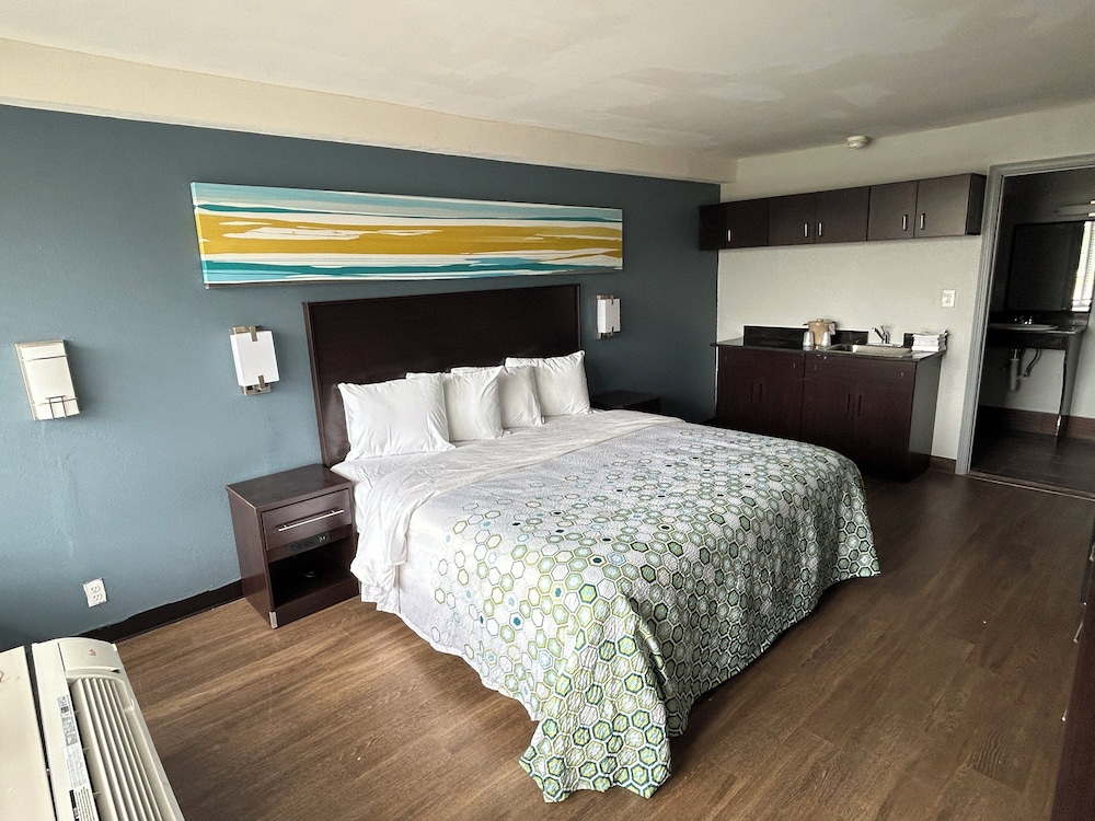 hometowne studios by red roof montgomery midtown