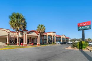 hometowne studios by red roof montgomery midtown