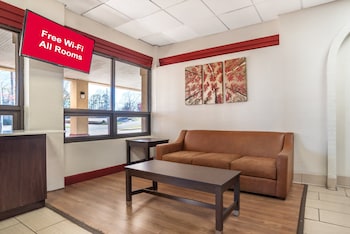 Hometowne Studios By Red Roof Montgomery - Midtown,,2.5 star