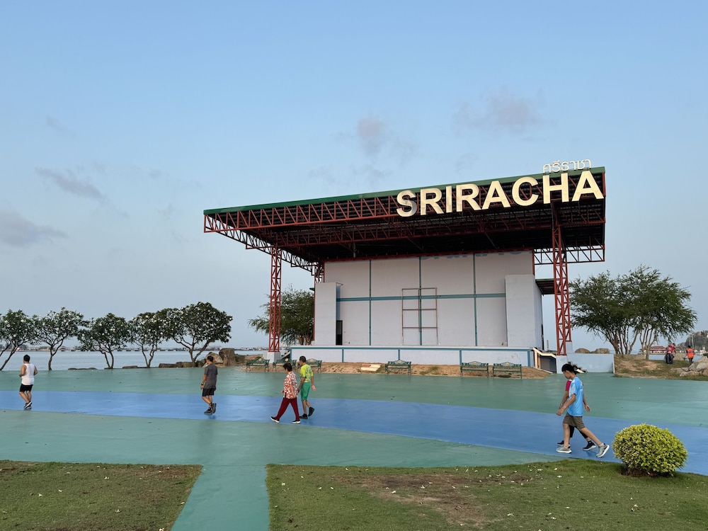 sriracha avenue