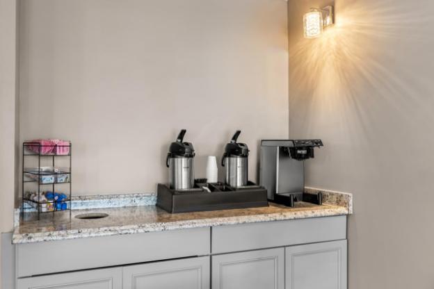 hometowne studios by red roof richmond airport sandston