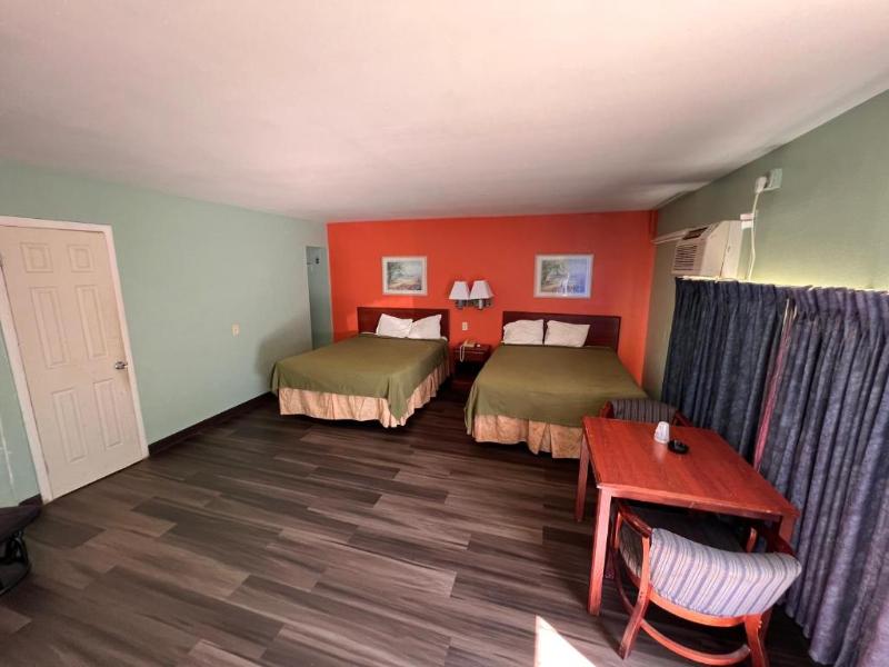 Town & Country Motel,,2 star