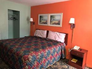 town and country motel
