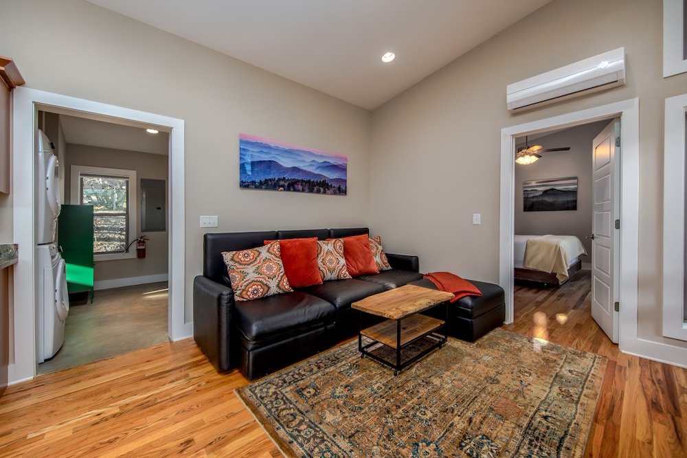 pilot cove forest lodging