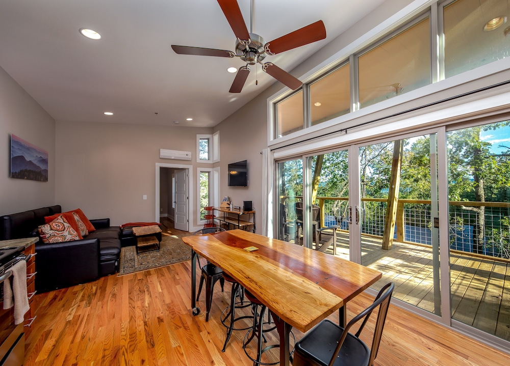 pilot cove forest lodging