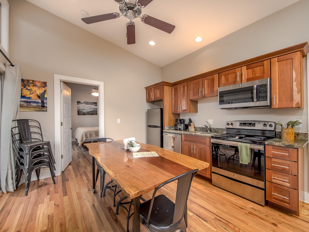 pilot cove forest lodging