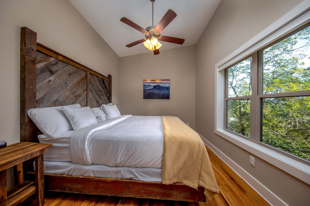 pilot cove forest lodging