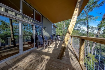 pilot cove forest lodging