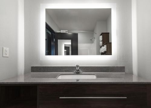 my place hotel bentonville rogers ar