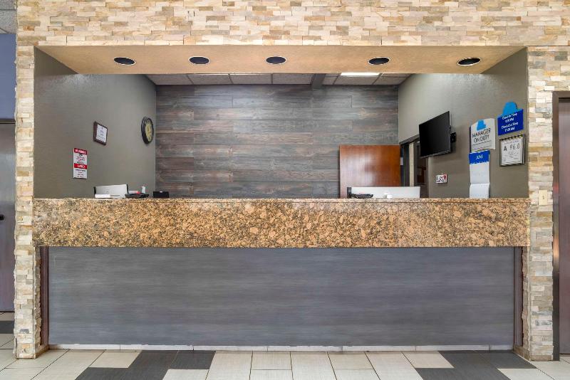 quality inn near speedway