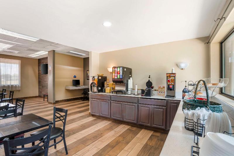 quality inn near speedway