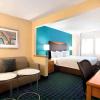 dubuque inn and suites