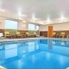 dubuque inn and suites