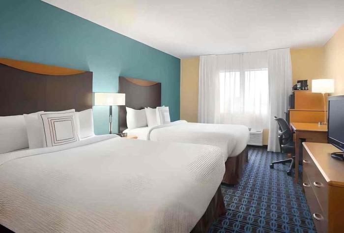 dubuque inn and suites