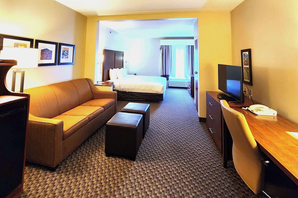 comfort inn and suites near pocono mountains
