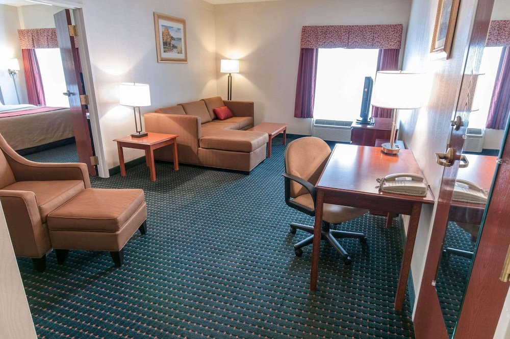 comfort inn and suites near pocono mountains