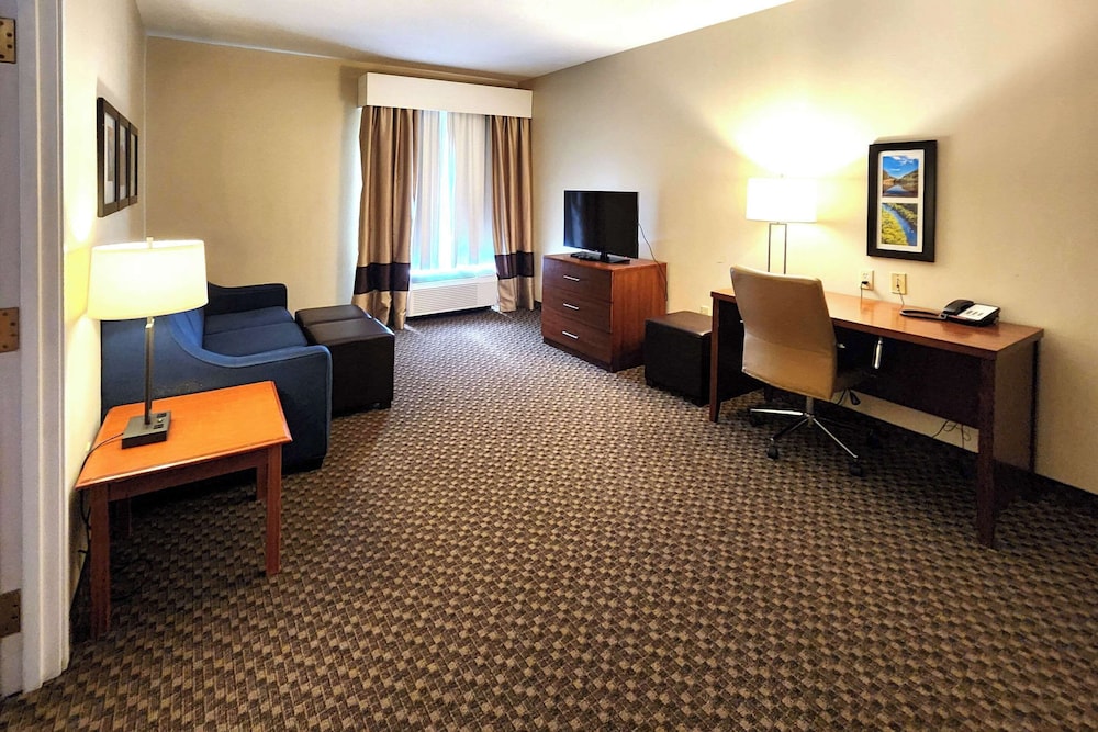 comfort inn and suites near pocono mountains