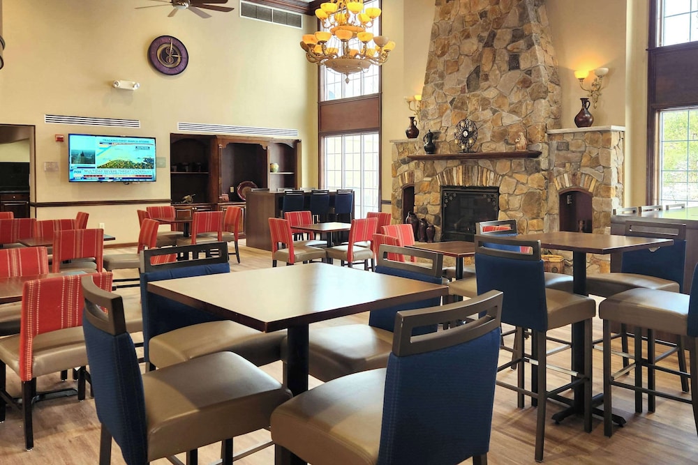 comfort inn and suites near pocono mountains