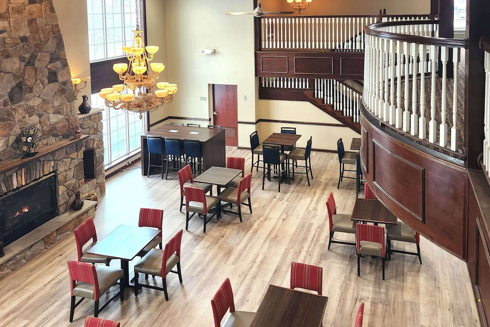 comfort inn and suites near pocono mountains
