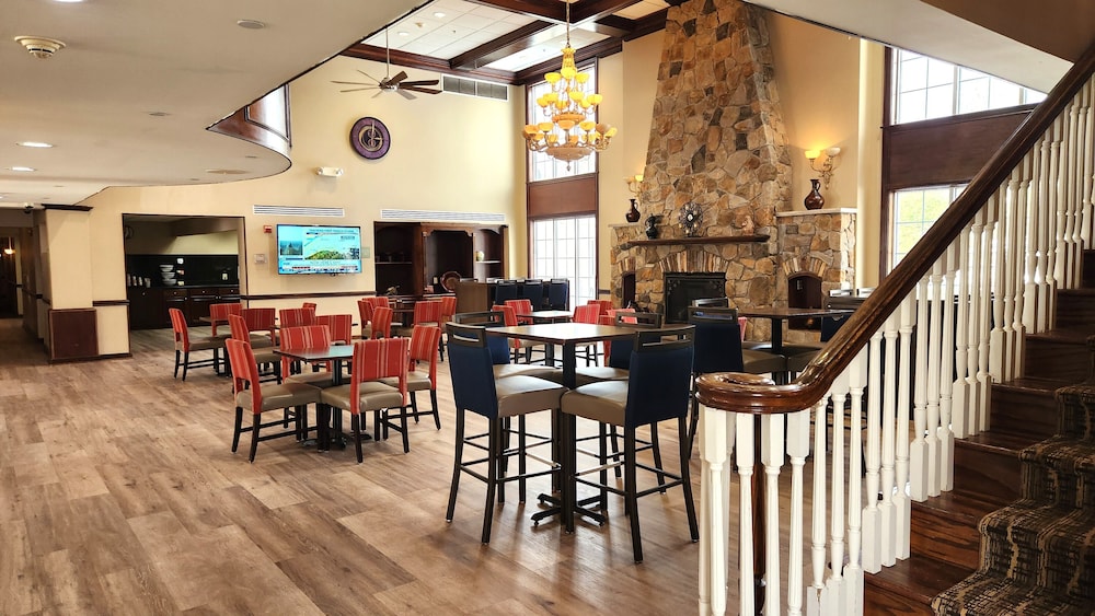 comfort inn and suites near pocono mountains