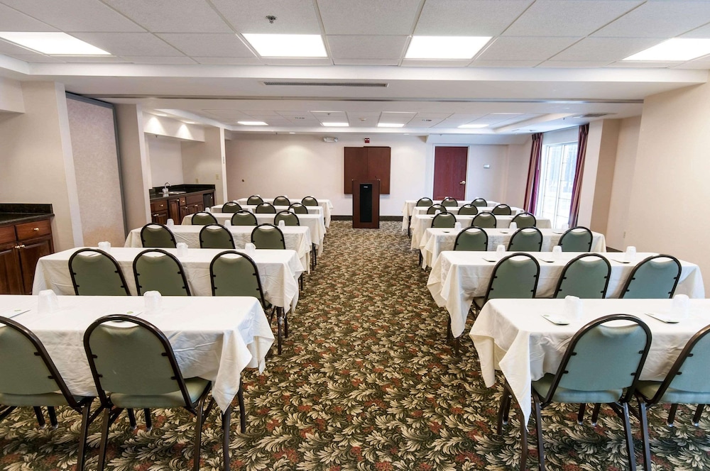 comfort inn and suites near pocono mountains