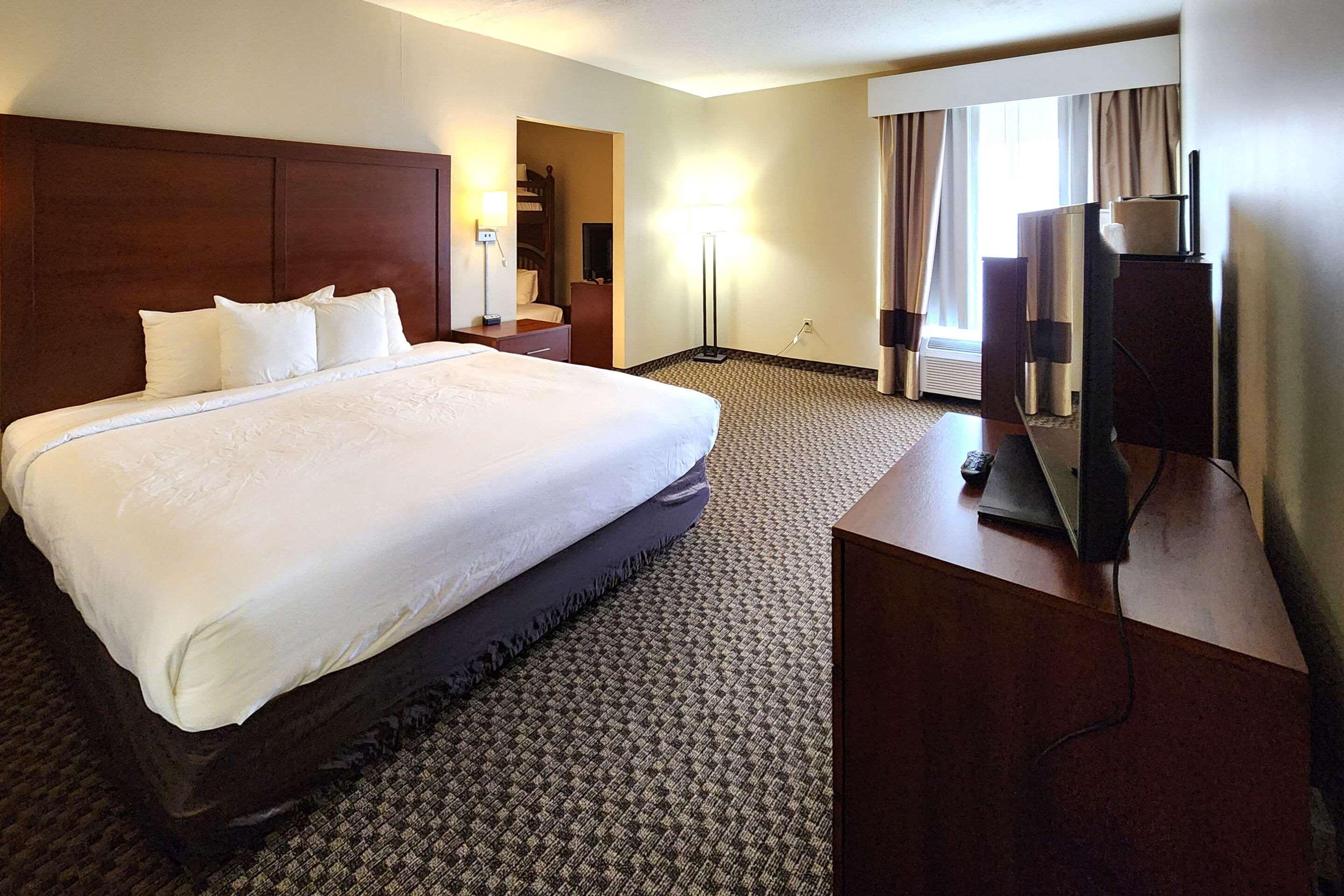 comfort inn and suites near pocono mountains
